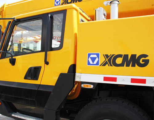 ?c)?jng)(zhng){(ln)칤ɰ{C(j)еϺ